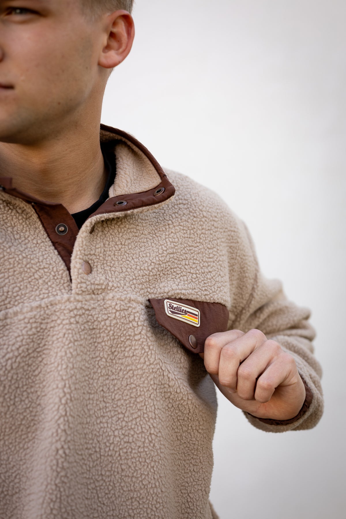 Retro Sherpa Popper Pullover in Taupe