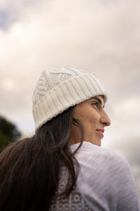 Cloud Rider Cable Knit Beanie in Crème