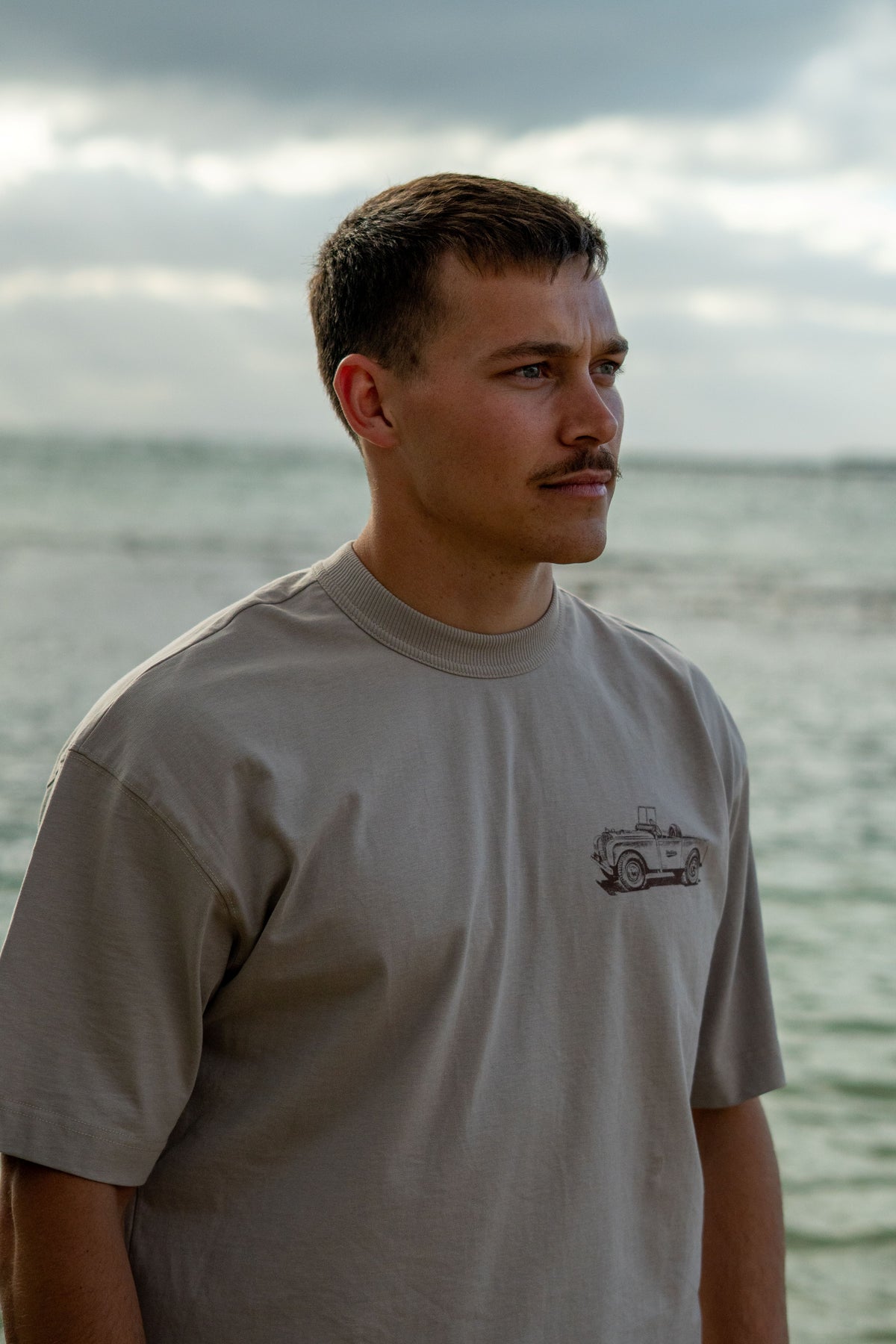 Brandrover Tee in Taupe