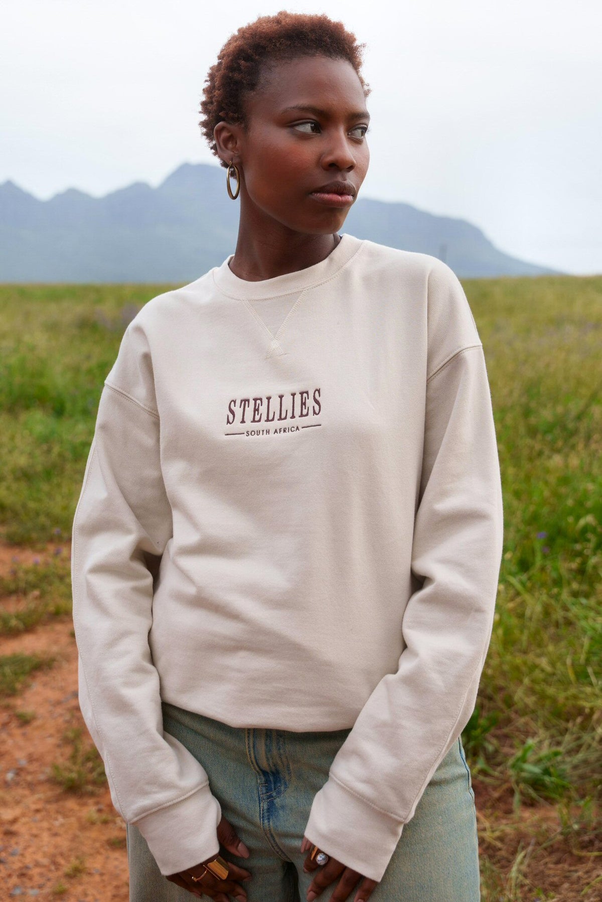 Signature Relaxed Pullover in Creme