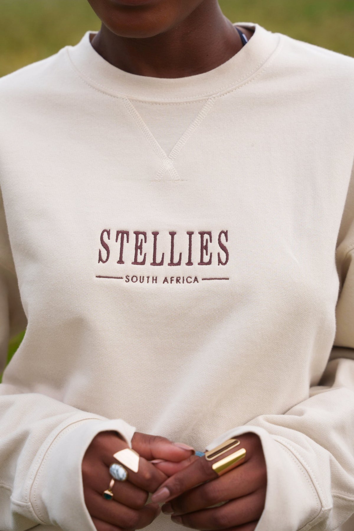 Signature Relaxed Pullover in Creme