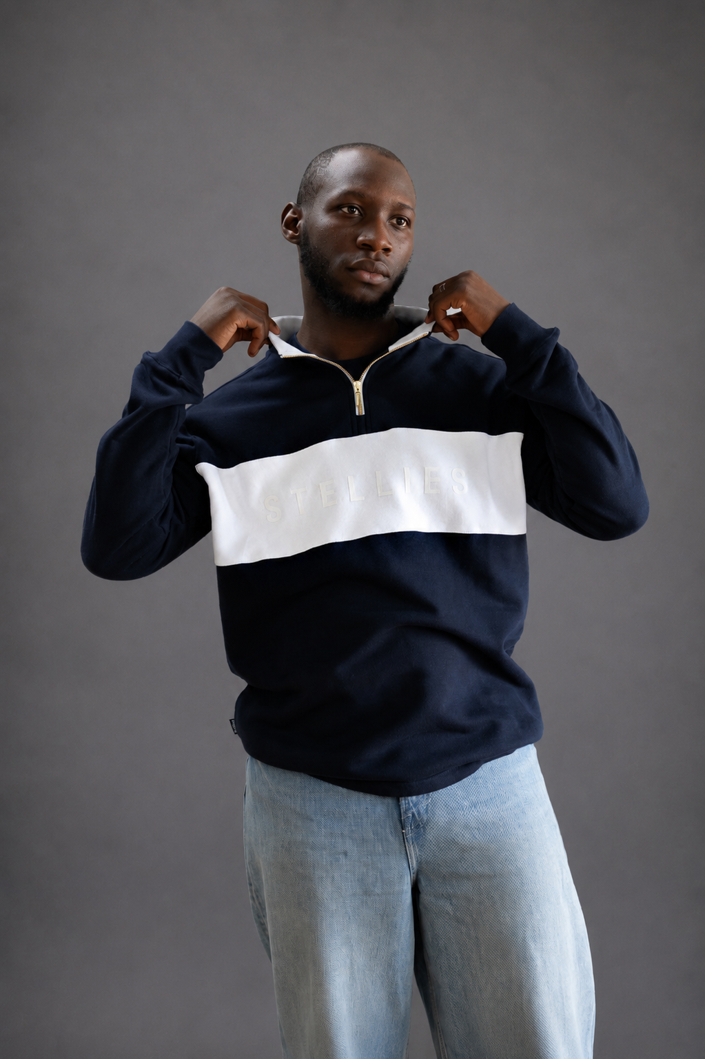 Classic Quarter-Zip Pullover in Navy with White