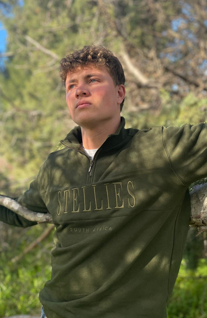 Signature Quarter–Zip Pullover in Olive