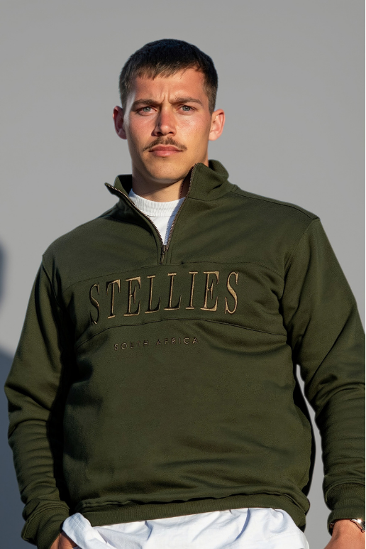 Signature Quarter–Zip Pullover in Olive