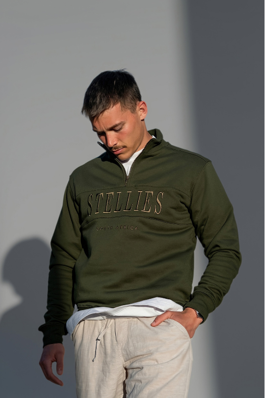 Signature Quarter–Zip Pullover in Olive