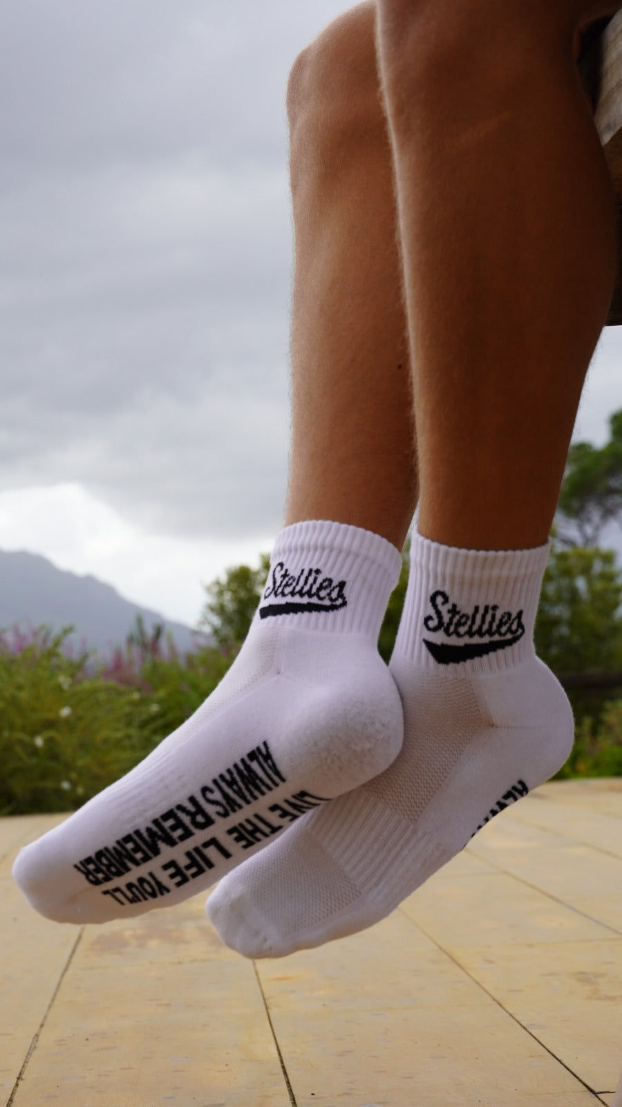Stellies Quarter Length Socks in Solid White